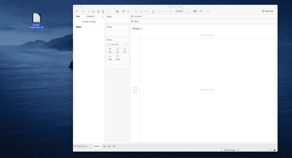 mac desktop with single flat file and empty tableau dashboard