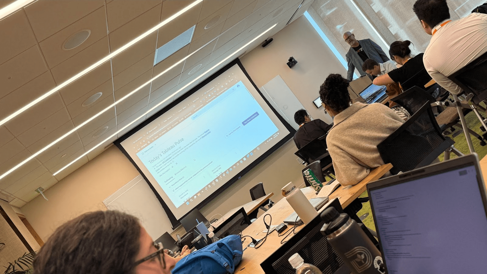 Eric Schmidt demonstrating Tableau Pulse.
